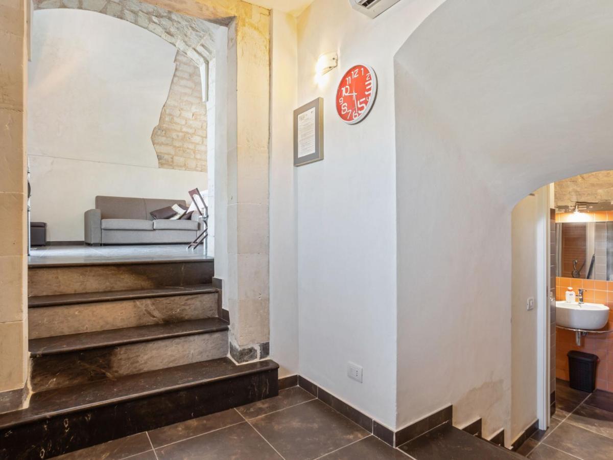 Vintage Holiday Home In Ragusa Ibla With Balcony Exterior photo